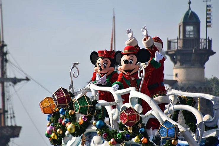 ディズニーシークリスマス 今年のテーマはパフェクリ パーク装飾がもう最高 ディズニーリアル